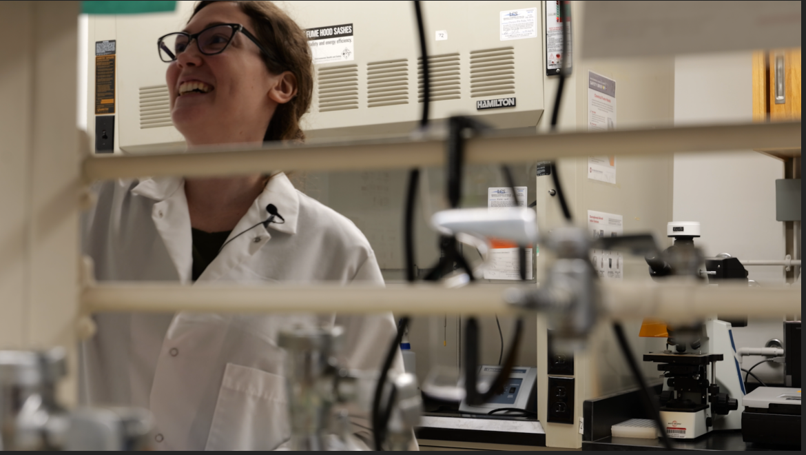 josie silvaroli working at lab bench