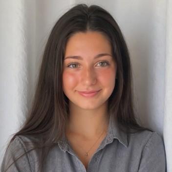 Headshot of Maura Evangelista