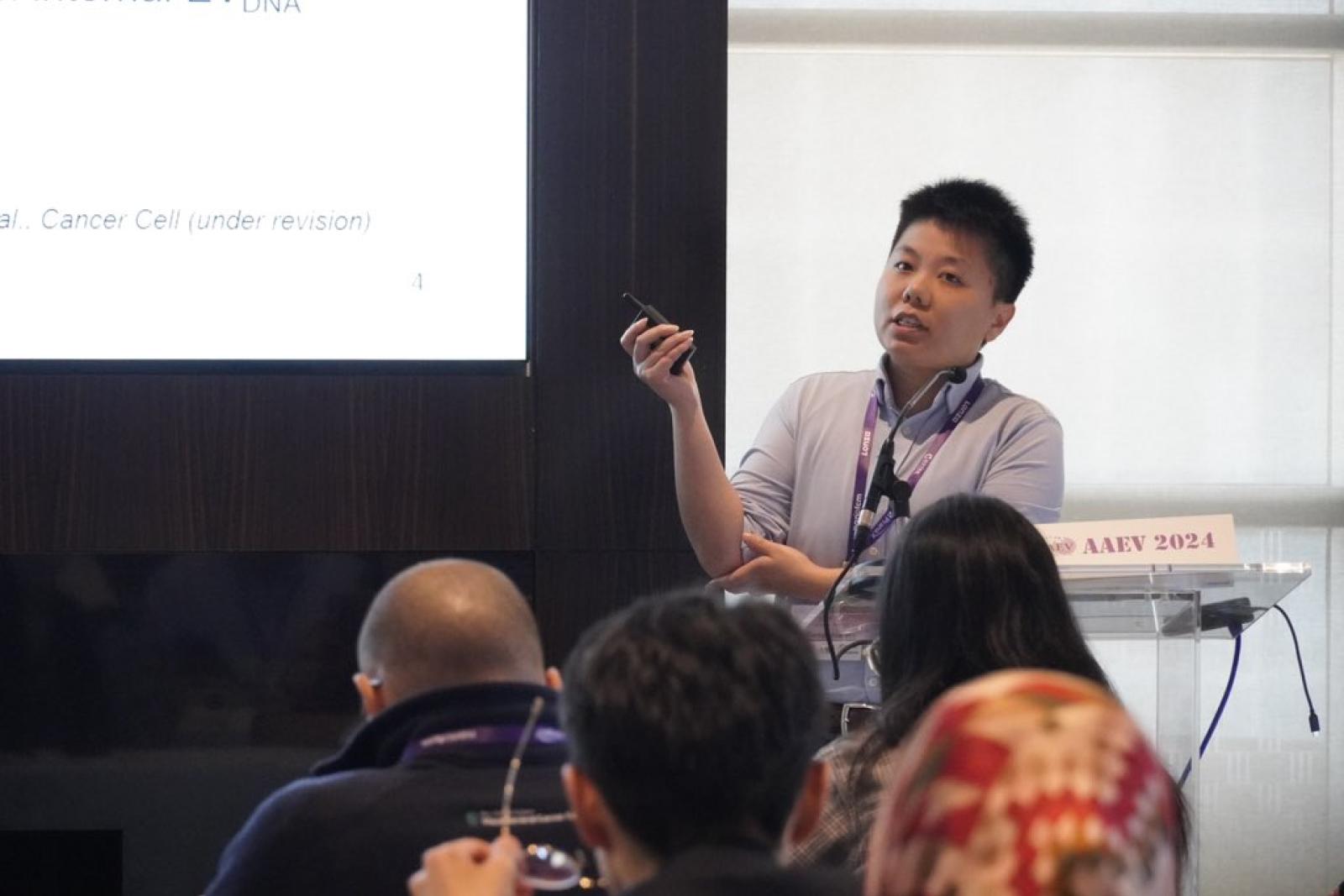 Mengyin Hu presenting at AAEV